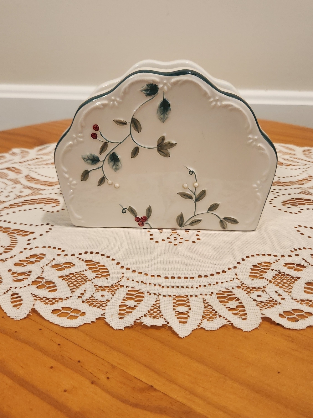 Pfaltzgraff Winterberry Stoneware Napkin Holder Discontinued Hard To Find